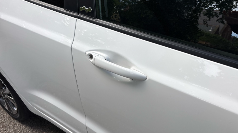 Hyundai i10 1.0 Play 5dr Petrol Hatchback - Image 25