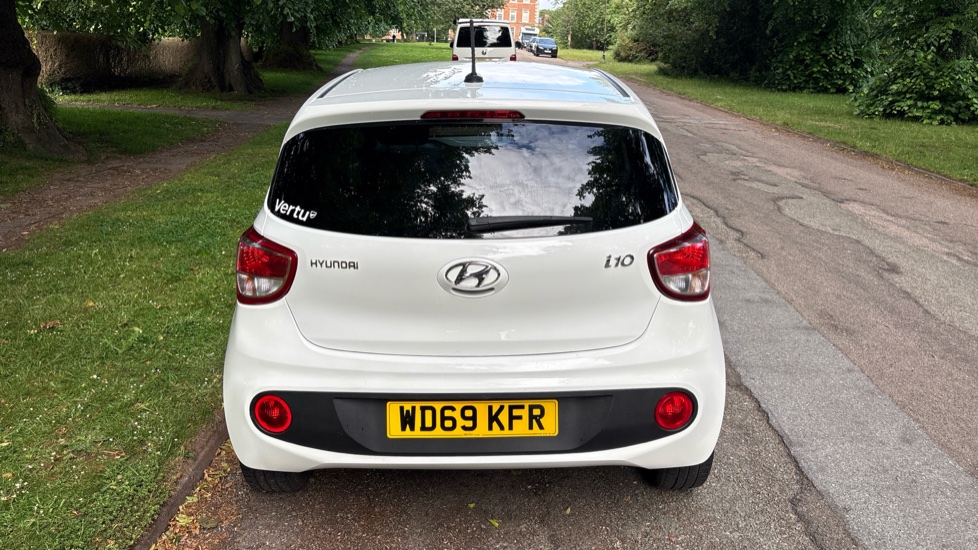 Hyundai i10 1.0 Play 5dr Petrol Hatchback - Image 27