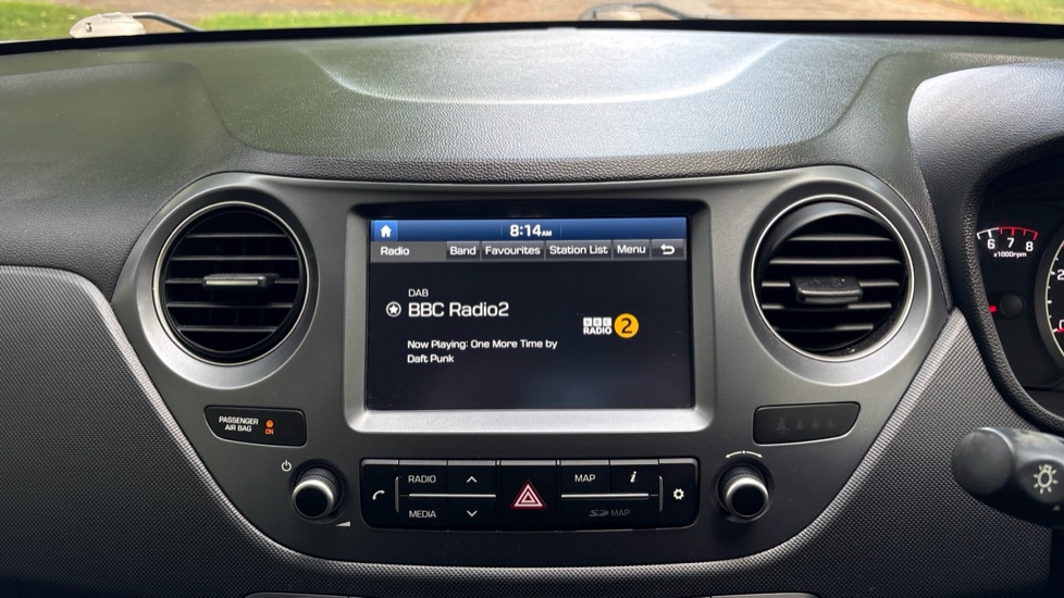 Hyundai i10 1.0 Play 5dr Petrol Hatchback - Image 31