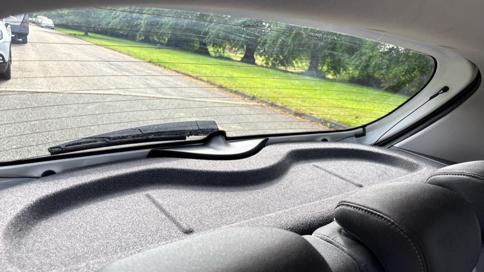 Hyundai i10 1.0 Play 5dr Petrol Hatchback - Image 42