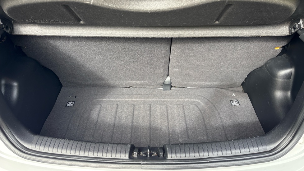 Hyundai i10 1.0 Play 5dr Petrol Hatchback - Image 43