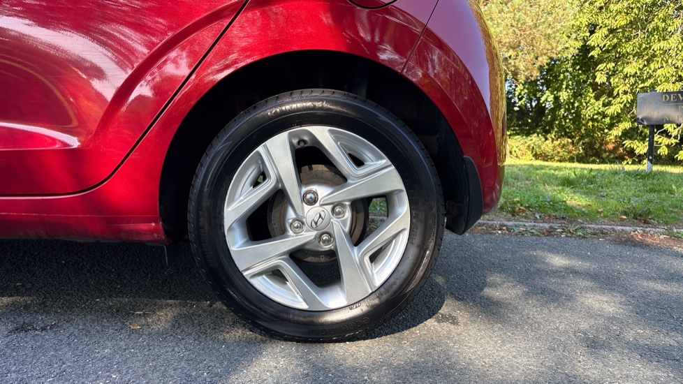 Hyundai i10 1.2 MPi SE Connect 5dr Petrol Hatchback - Image 7