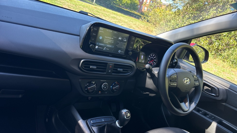 Hyundai i10 1.2 MPi SE Connect 5dr Petrol Hatchback - Image 9