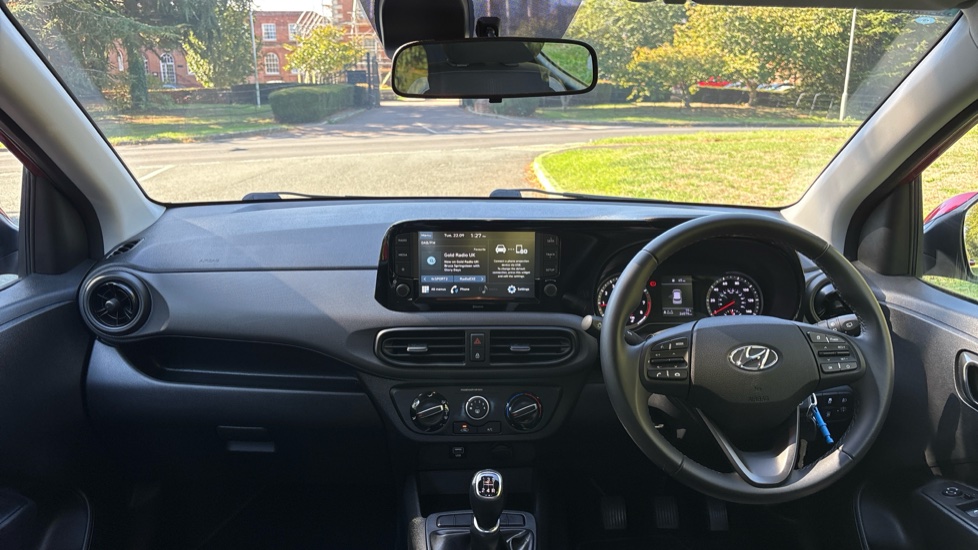 Hyundai i10 1.2 MPi SE Connect 5dr Petrol Hatchback - Image 10