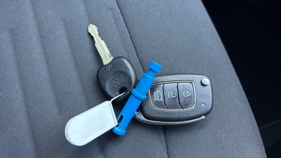 Hyundai i10 1.2 MPi SE Connect 5dr Petrol Hatchback - Image 20