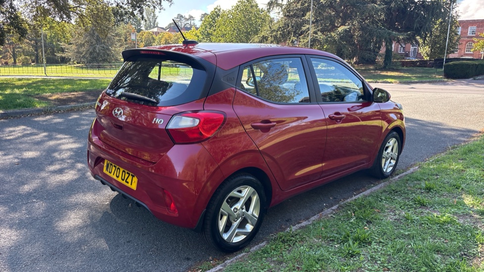Hyundai i10 1.2 MPi SE Connect 5dr Petrol Hatchback - Image 28