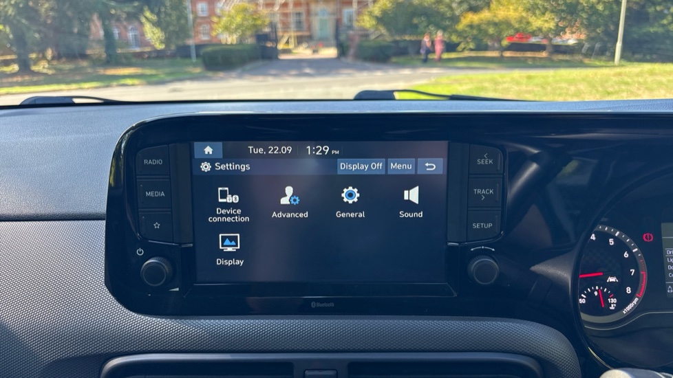 Hyundai i10 1.2 MPi SE Connect 5dr Petrol Hatchback - Image 30