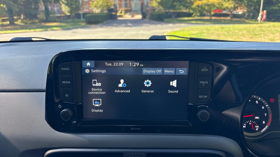 Hyundai i10 1.2 MPi SE Connect 5dr Petrol Hatchback - Image 32