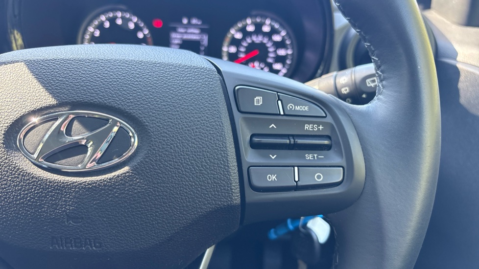 Hyundai i10 1.2 MPi SE Connect 5dr Petrol Hatchback - Image 37