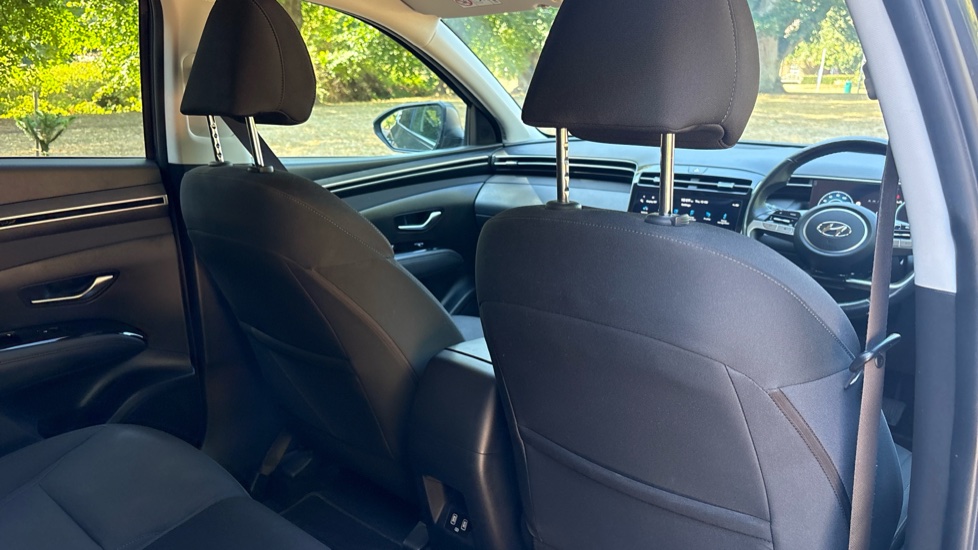 Hyundai TUCSON 1.6 TGDi Premium 5dr 2WD Petrol Estate - Image 45