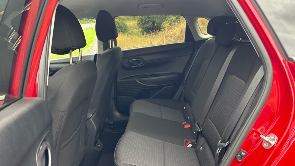 Hyundai i20 1.0T GDi 48V MHD Premium 5dr DCT Petrol Hatchback - Image 16