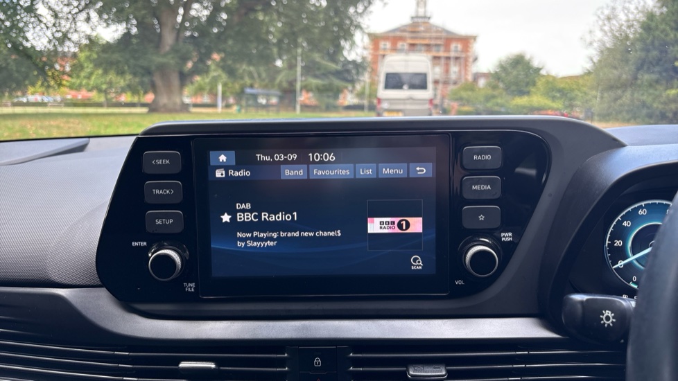 Hyundai i20 1.0T GDi 48V MHD SE Connect 5dr Petrol Hatchback - Image 30