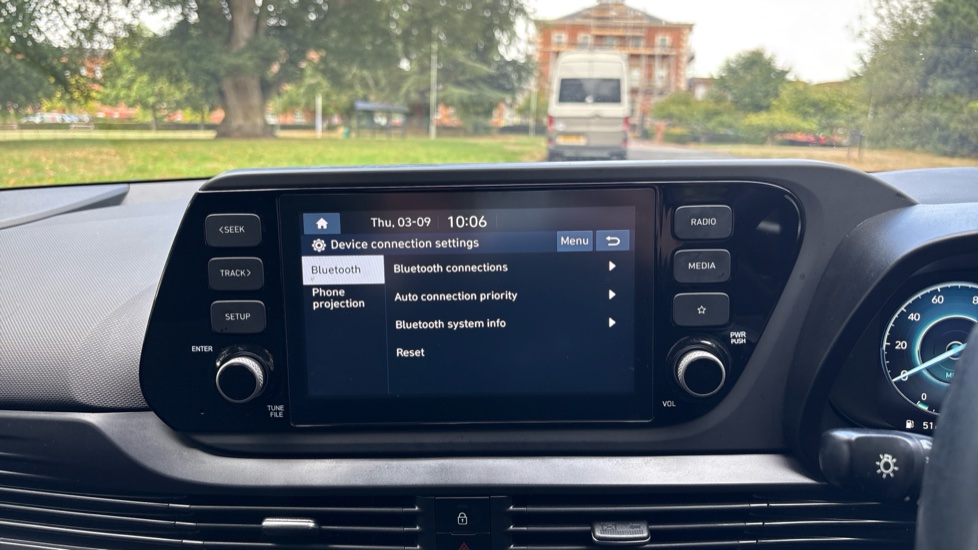 Hyundai i20 1.0T GDi 48V MHD SE Connect 5dr Petrol Hatchback - Image 31