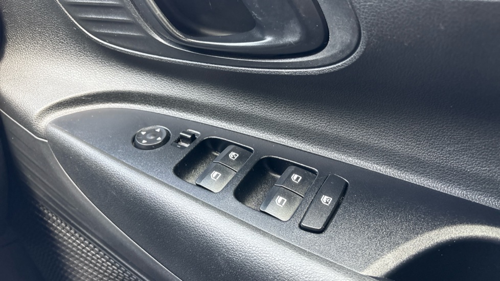 Hyundai i20 1.0T GDi 48V MHD SE Connect 5dr Petrol Hatchback - Image 40