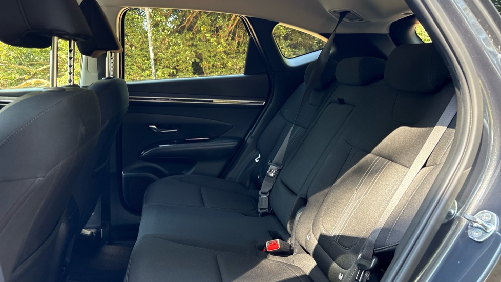 Hyundai TUCSON 1.6 TGDi Hybrid 230 SE Connect 5dr 2WD Auto Hybrid Estate - Image 16