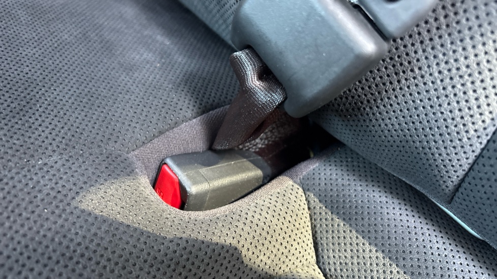 Hyundai KONA 1.6 GDi Hybrid N Line S 5dr DCT Hybrid Hatchback - Image 17