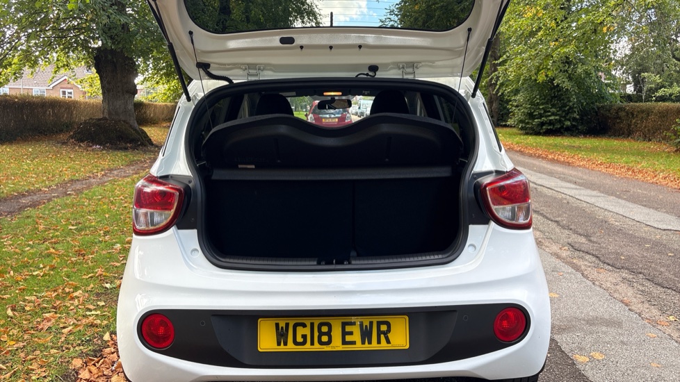 Hyundai i10 1.0 Go SE 5dr Petrol Hatchback - Image 4