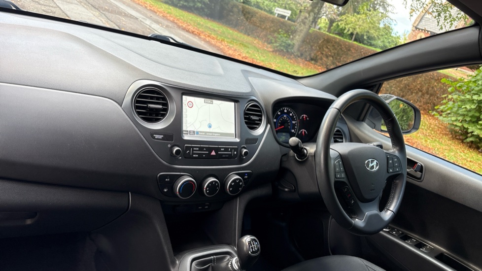 Hyundai i10 1.0 Go SE 5dr Petrol Hatchback - Image 9