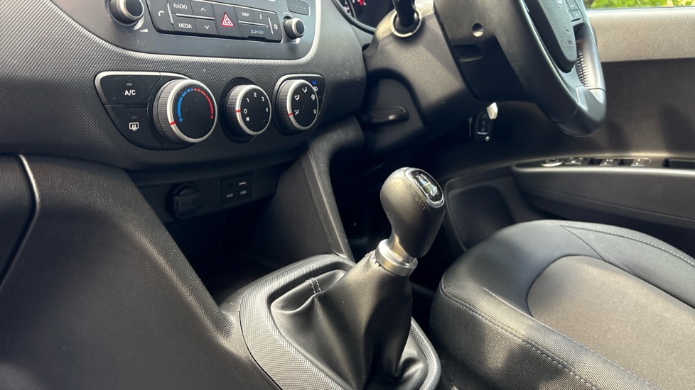 Hyundai i10 1.0 Go SE 5dr Petrol Hatchback - Image 13