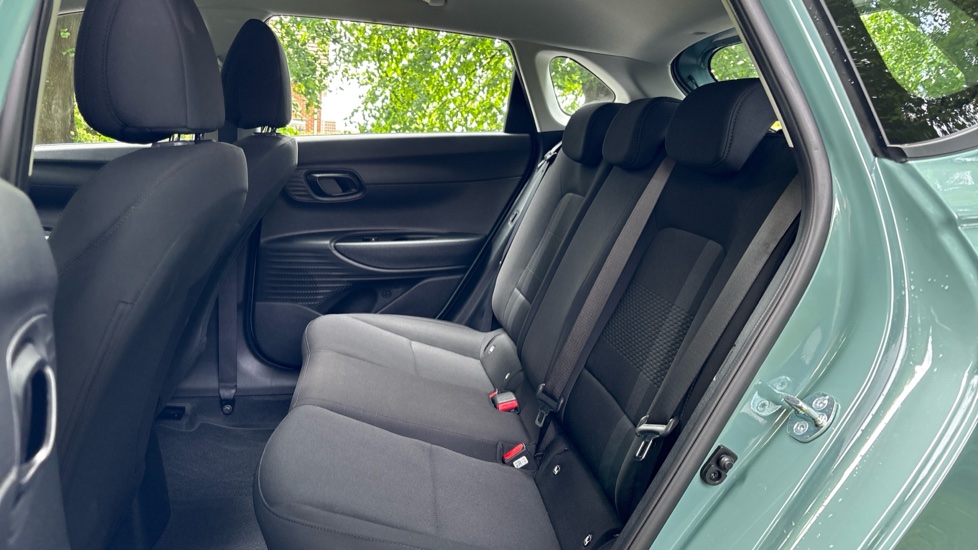 Hyundai i20 1.0T GDi Advance [Nav] 5dr Petrol Hatchback - Image 16