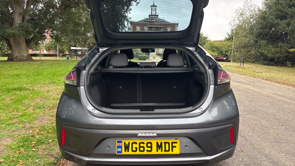 Hyundai IONIQ 1.6 GDi Hybrid 1st Edition 5dr DCT Hybrid Hatchback - Image 4