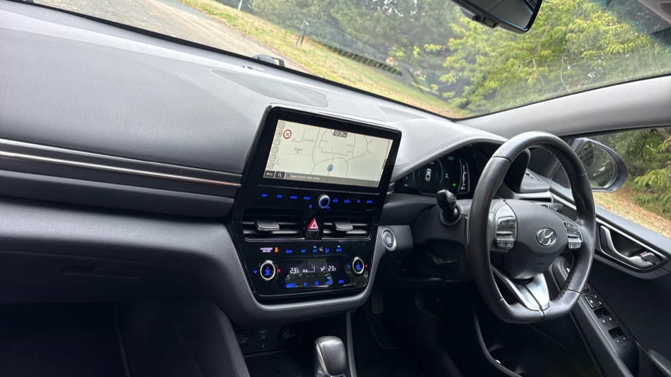 Hyundai IONIQ 1.6 GDi Hybrid 1st Edition 5dr DCT Hybrid Hatchback - Image 9