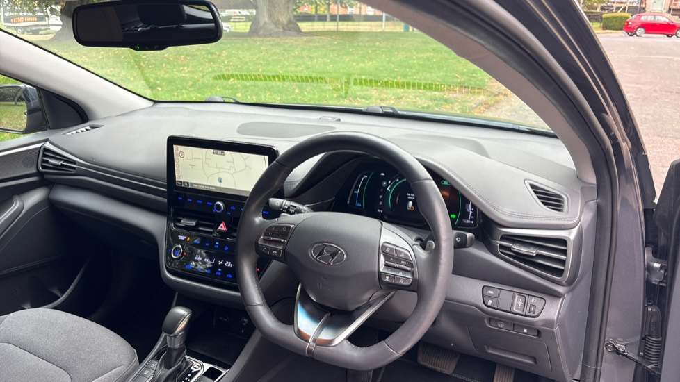 Hyundai IONIQ 1.6 GDi Hybrid 1st Edition 5dr DCT Hybrid Hatchback - Image 11