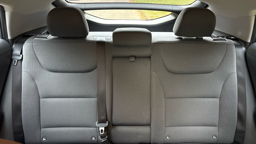 Hyundai IONIQ 1.6 GDi Hybrid 1st Edition 5dr DCT Hybrid Hatchback - Image 15