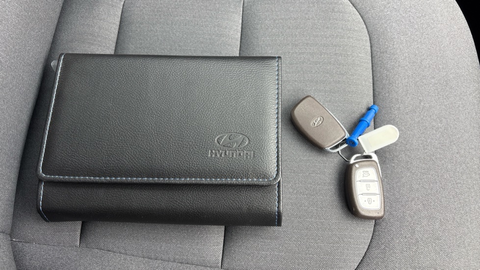 Hyundai IONIQ 1.6 GDi Hybrid 1st Edition 5dr DCT Hybrid Hatchback - Image 19