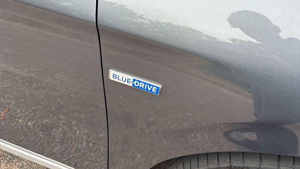 Hyundai IONIQ 1.6 GDi Hybrid 1st Edition 5dr DCT Hybrid Hatchback - Image 24