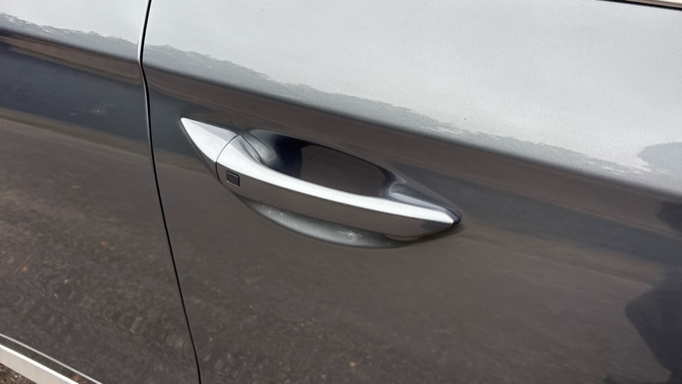 Hyundai IONIQ 1.6 GDi Hybrid 1st Edition 5dr DCT Hybrid Hatchback - Image 26