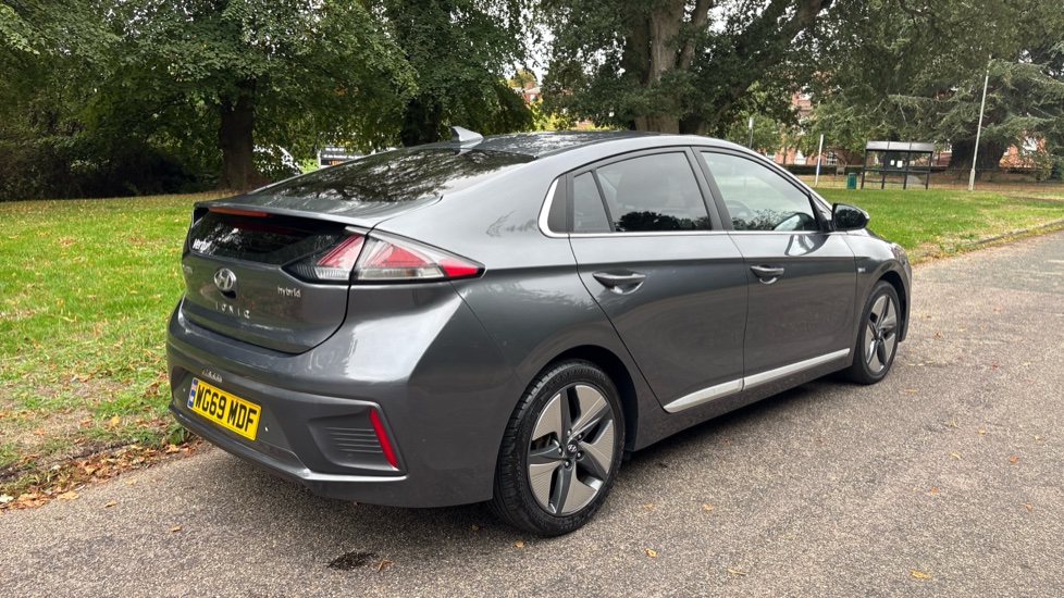 Hyundai IONIQ 1.6 GDi Hybrid 1st Edition 5dr DCT Hybrid Hatchback - Image 28