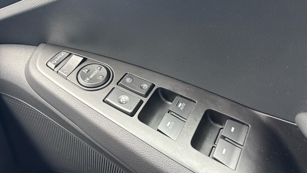 Hyundai IONIQ 1.6 GDi Hybrid 1st Edition 5dr DCT Hybrid Hatchback - Image 42