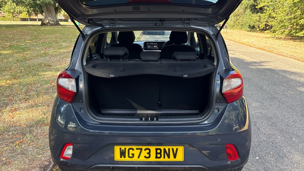 Hyundai i10 1.2 MPi Premium 5dr Petrol Hatchback - Image 4