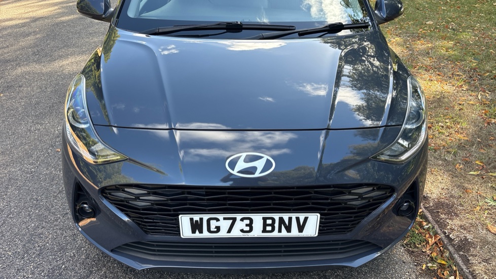 Hyundai i10 1.2 MPi Premium 5dr Petrol Hatchback - Image 8