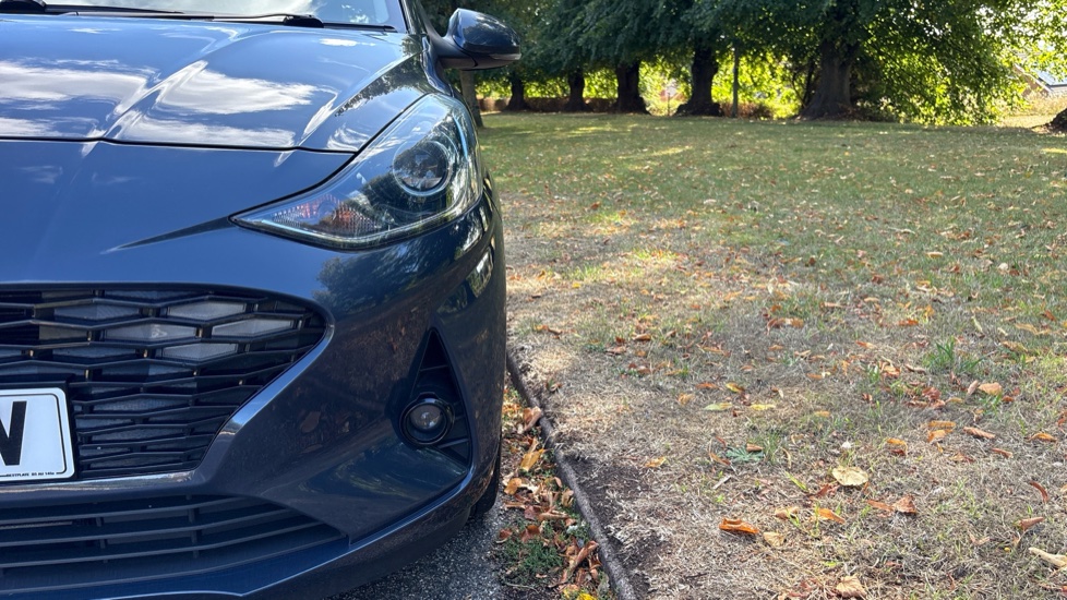 Hyundai i10 1.2 MPi Premium 5dr Petrol Hatchback - Image 23