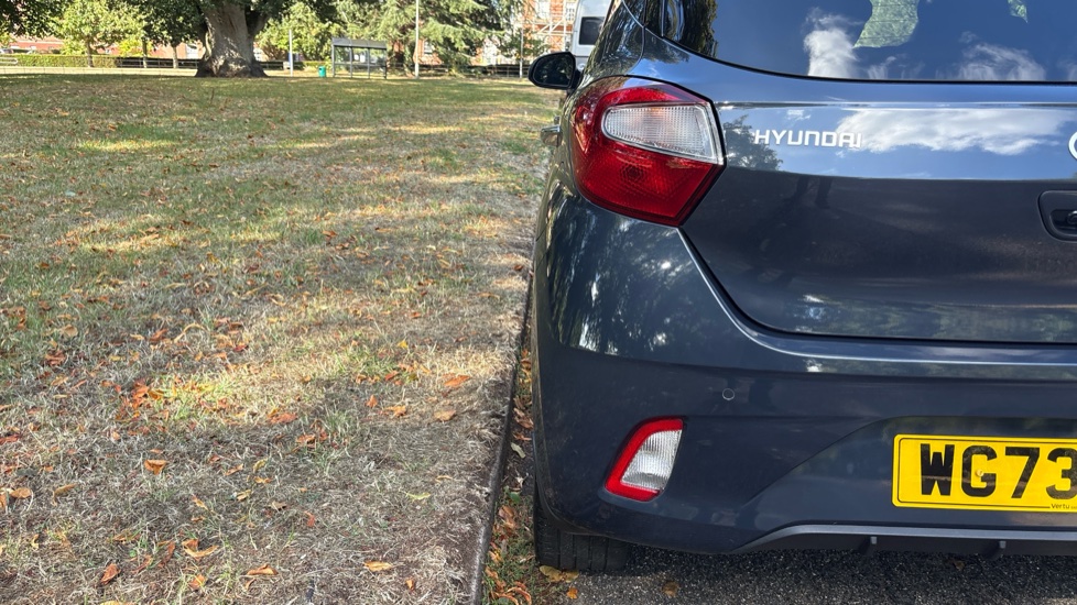 Hyundai i10 1.2 MPi Premium 5dr Petrol Hatchback - Image 29