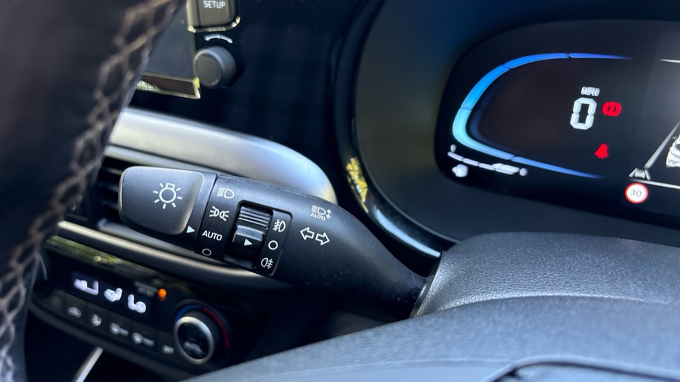 Hyundai i10 1.2 MPi Premium 5dr Petrol Hatchback - Image 39