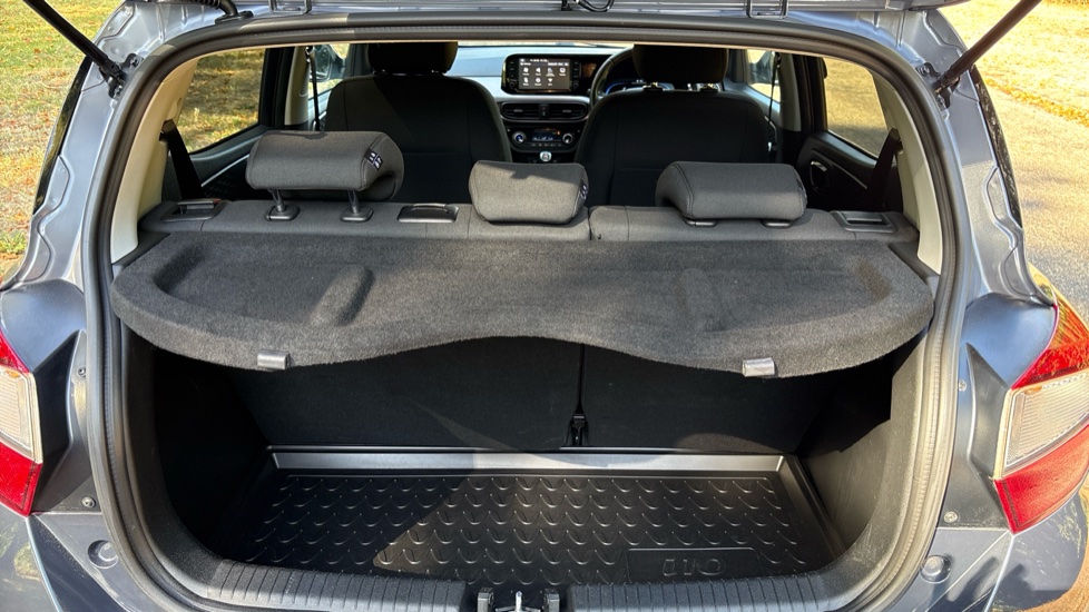 Hyundai i10 1.2 MPi Premium 5dr Petrol Hatchback - Image 44