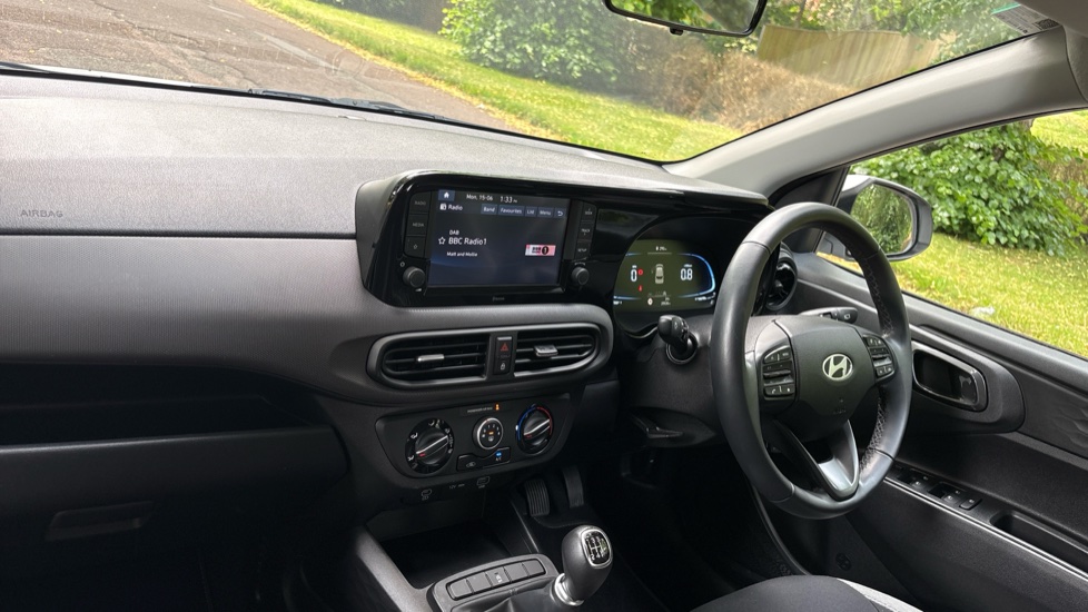 Hyundai i10 1.0 Advance 5dr Petrol Hatchback - Image 9