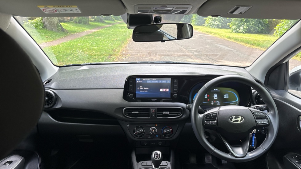 Hyundai i10 1.0 Advance 5dr Petrol Hatchback - Image 10