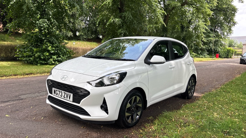 Hyundai i10 1.0 Advance 5dr Petrol Hatchback - Image 22