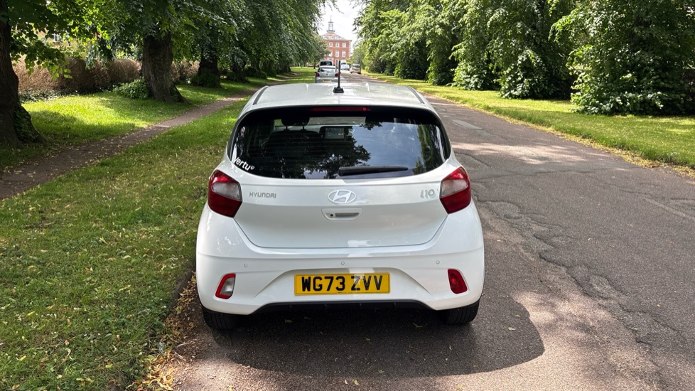 Hyundai i10 1.0 Advance 5dr Petrol Hatchback - Image 25