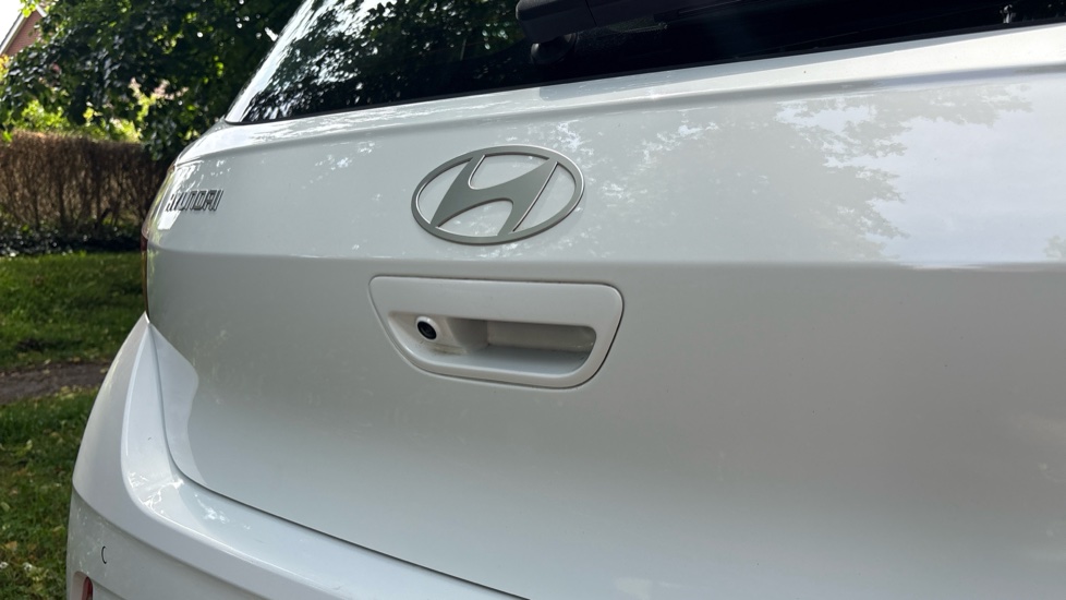 Hyundai i10 1.0 Advance 5dr Petrol Hatchback - Image 28