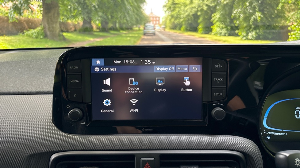 Hyundai i10 1.0 Advance 5dr Petrol Hatchback - Image 32