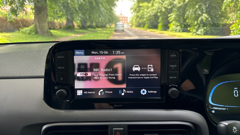 Hyundai i10 1.0 Advance 5dr Petrol Hatchback - Image 33