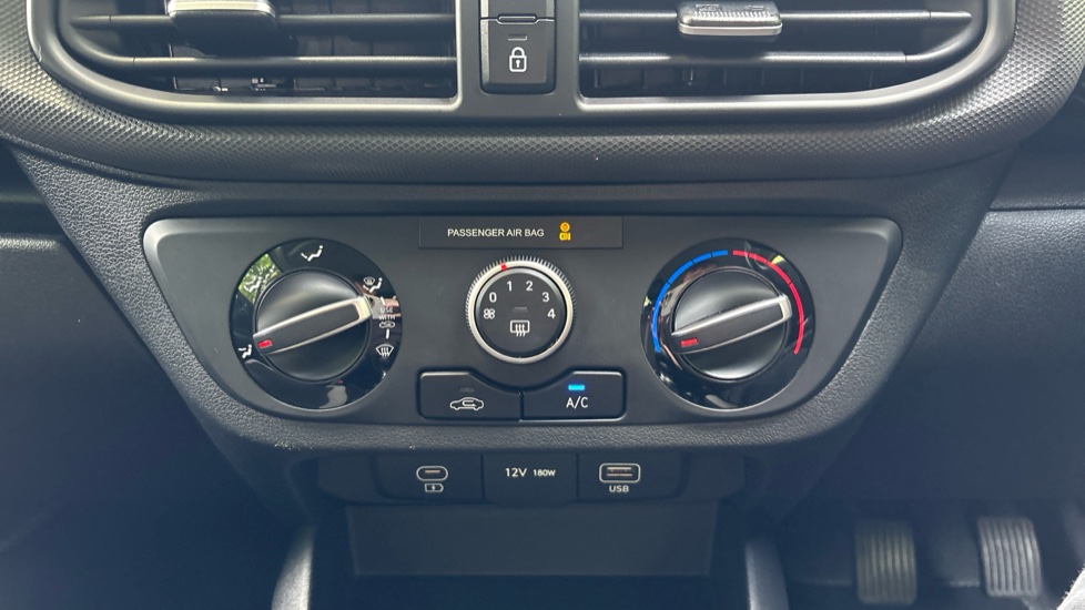 Hyundai i10 1.0 Advance 5dr Petrol Hatchback - Image 34