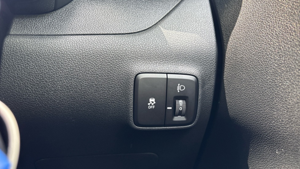 Hyundai i10 1.0 Advance 5dr Petrol Hatchback - Image 40