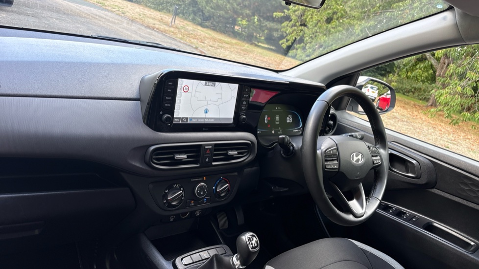 Hyundai i10 1.0 [63] Advance 5dr [Nav] Petrol Hatchback - Image 9