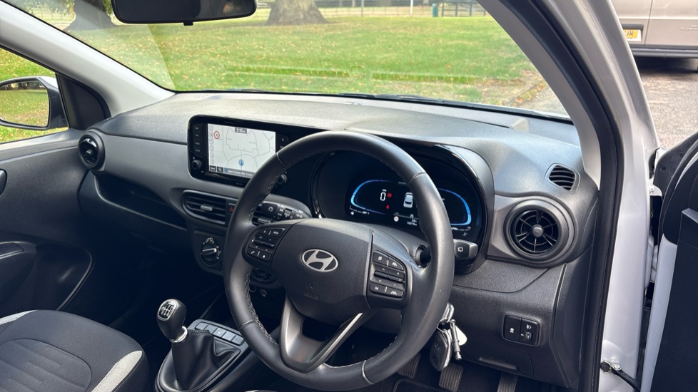 Hyundai i10 1.0 [63] Advance 5dr [Nav] Petrol Hatchback - Image 11